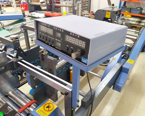 High speed paper board folding machine