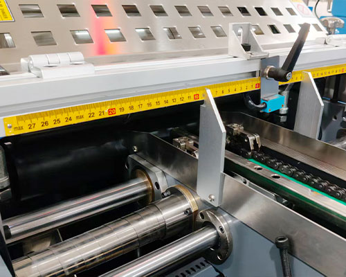 Fully automatic board book pages pasting& glue binding line