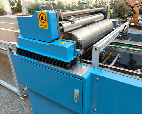 Semi-auto single feeder puzzle gluing machine